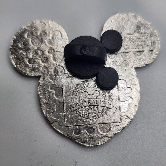 Disney Pin Mickey Mouse American Flag Face Trading Pin Patriotic USA 2009 - Picture 2 of 3